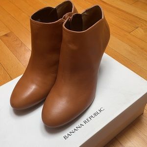 Banana Republic Booties - Butterscotch